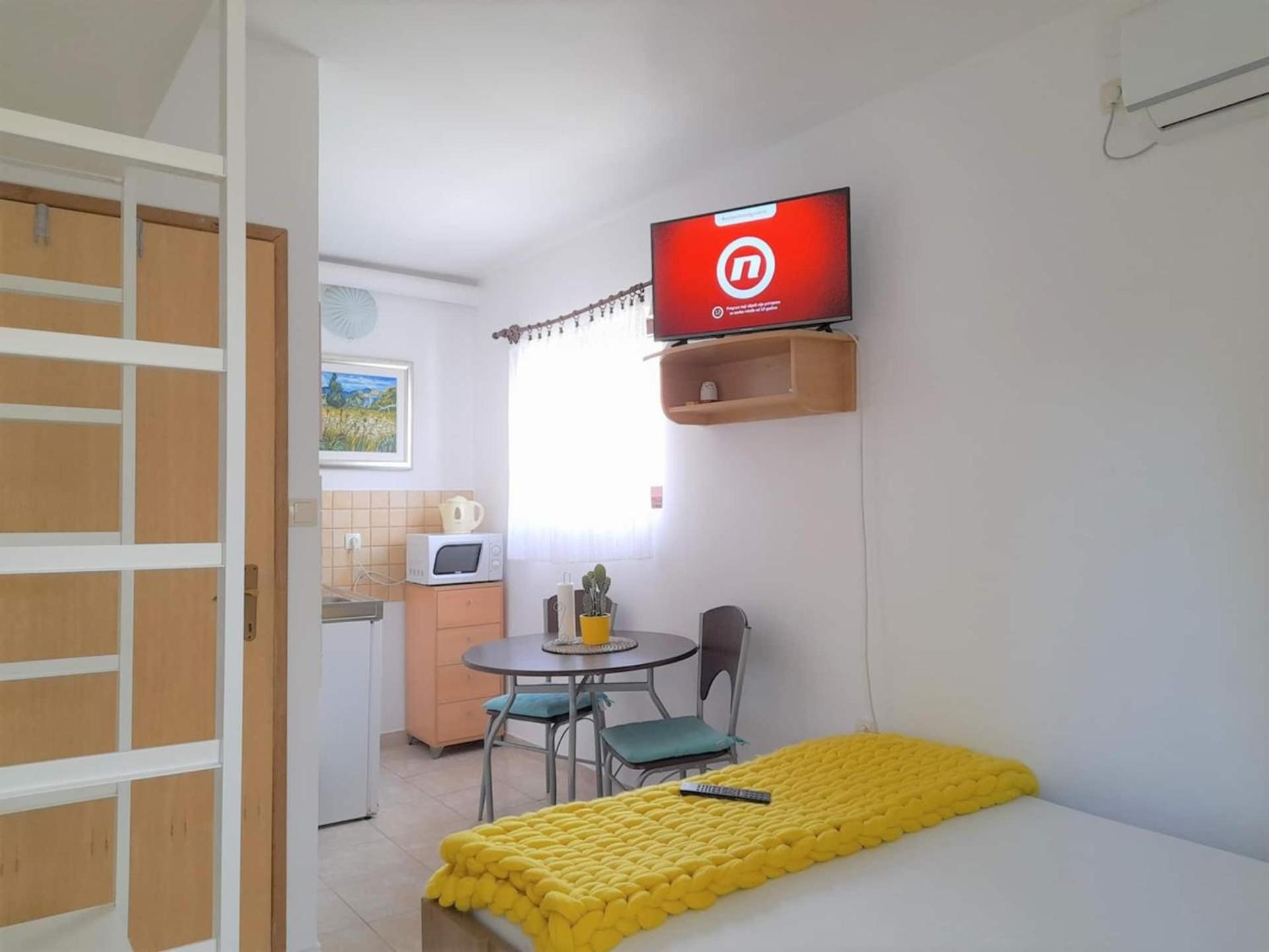 Lovely Studio Malina Close To The Beach Крк Екстер'єр фото