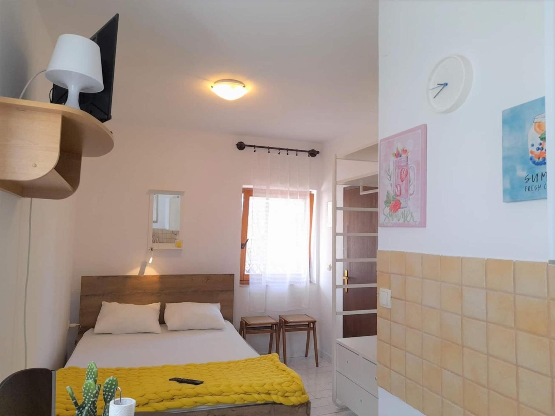 Lovely Studio Malina Close To The Beach Крк Екстер'єр фото
