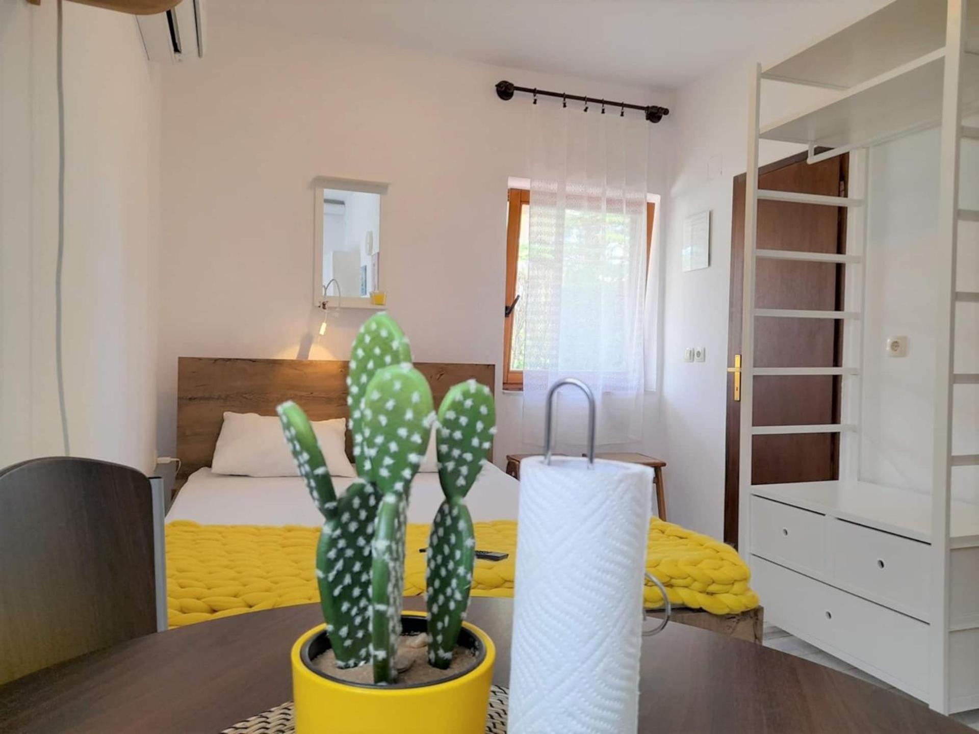 Lovely Studio Malina Close To The Beach Крк Екстер'єр фото